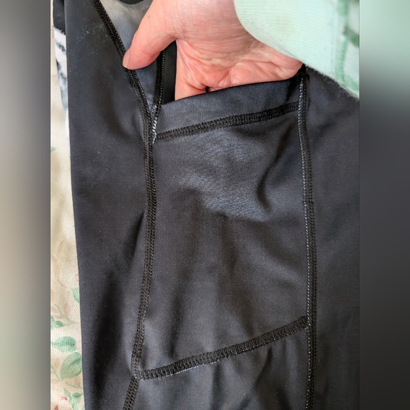 GUC Iron Yokai V-Cut Cloud Leggings - Picture 8 of 14